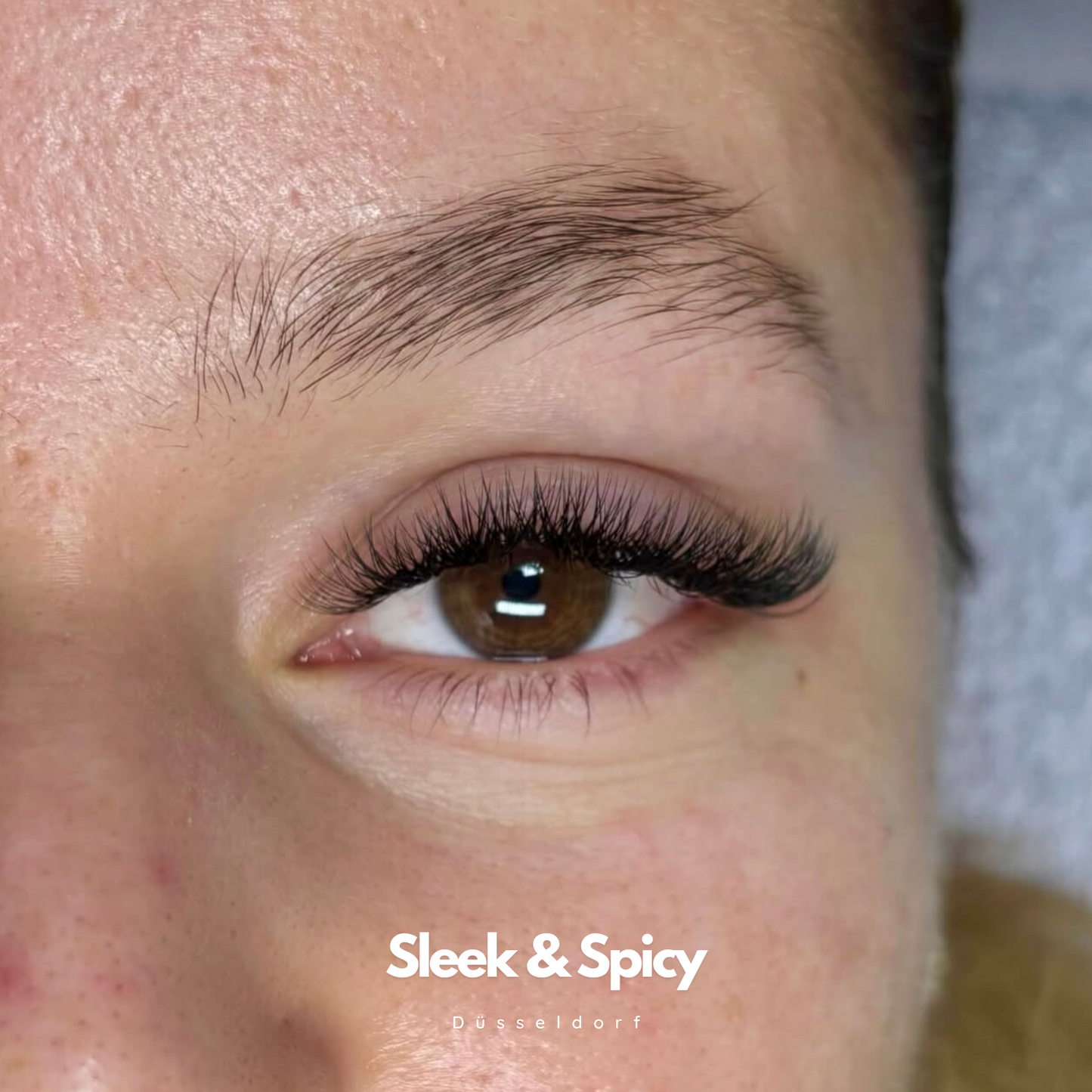 3D Volume Look Lash Extension - Wimpernverlängerung Düsseldorf - Sleek & Spicy-düsseldorf-bild