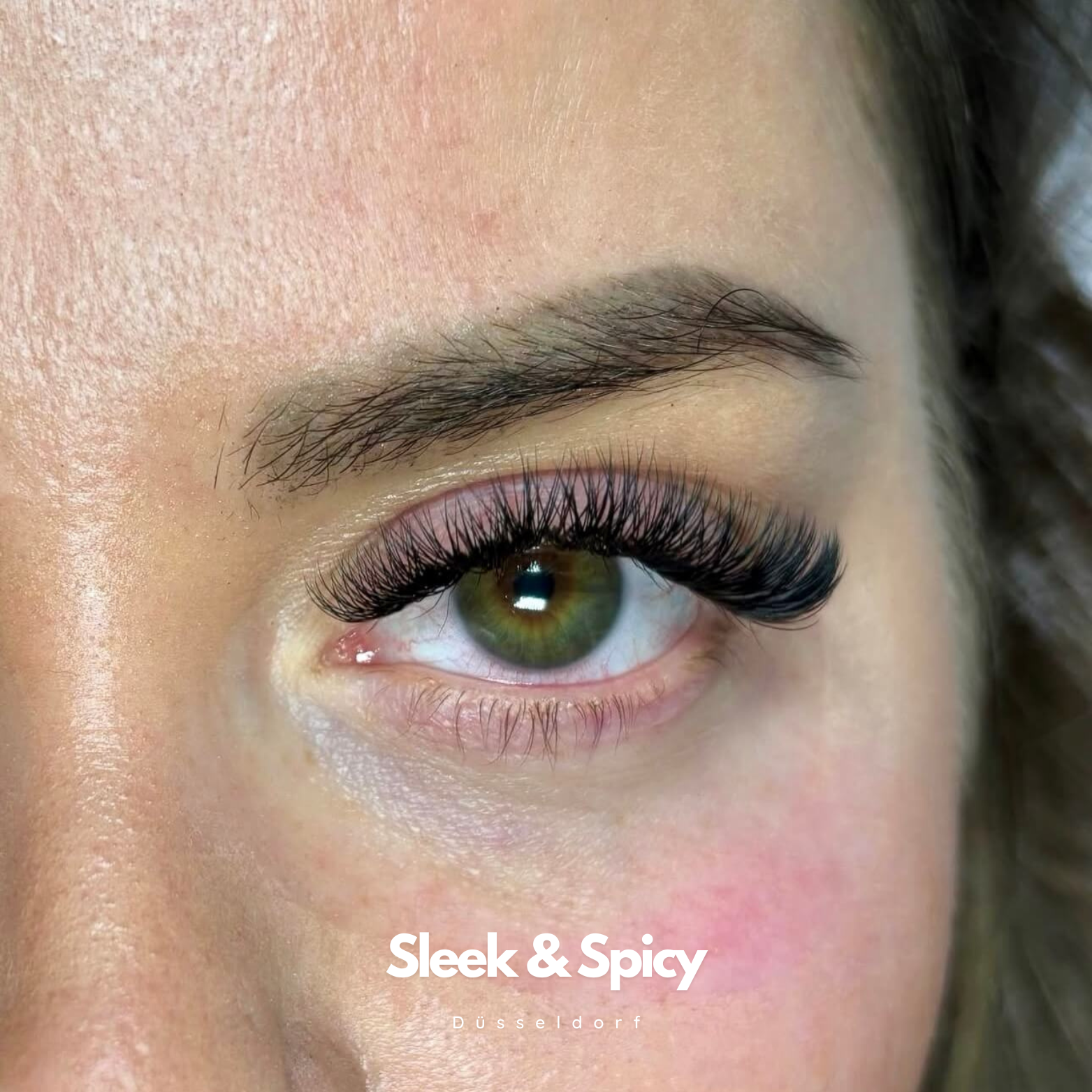 3D Volume Look Lash Extension - Wimpernverlängerung Düsseldorf - Sleek & Spicy-düsseldorf-bild