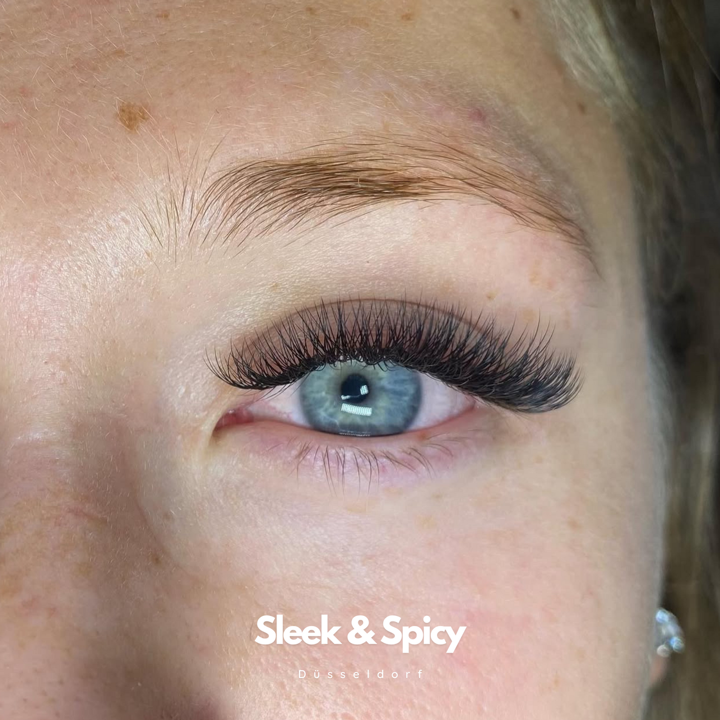3D Volume Look Lash Extension - Wimpernverlängerung Düsseldorf - Sleek & Spicy-düsseldorf-bild