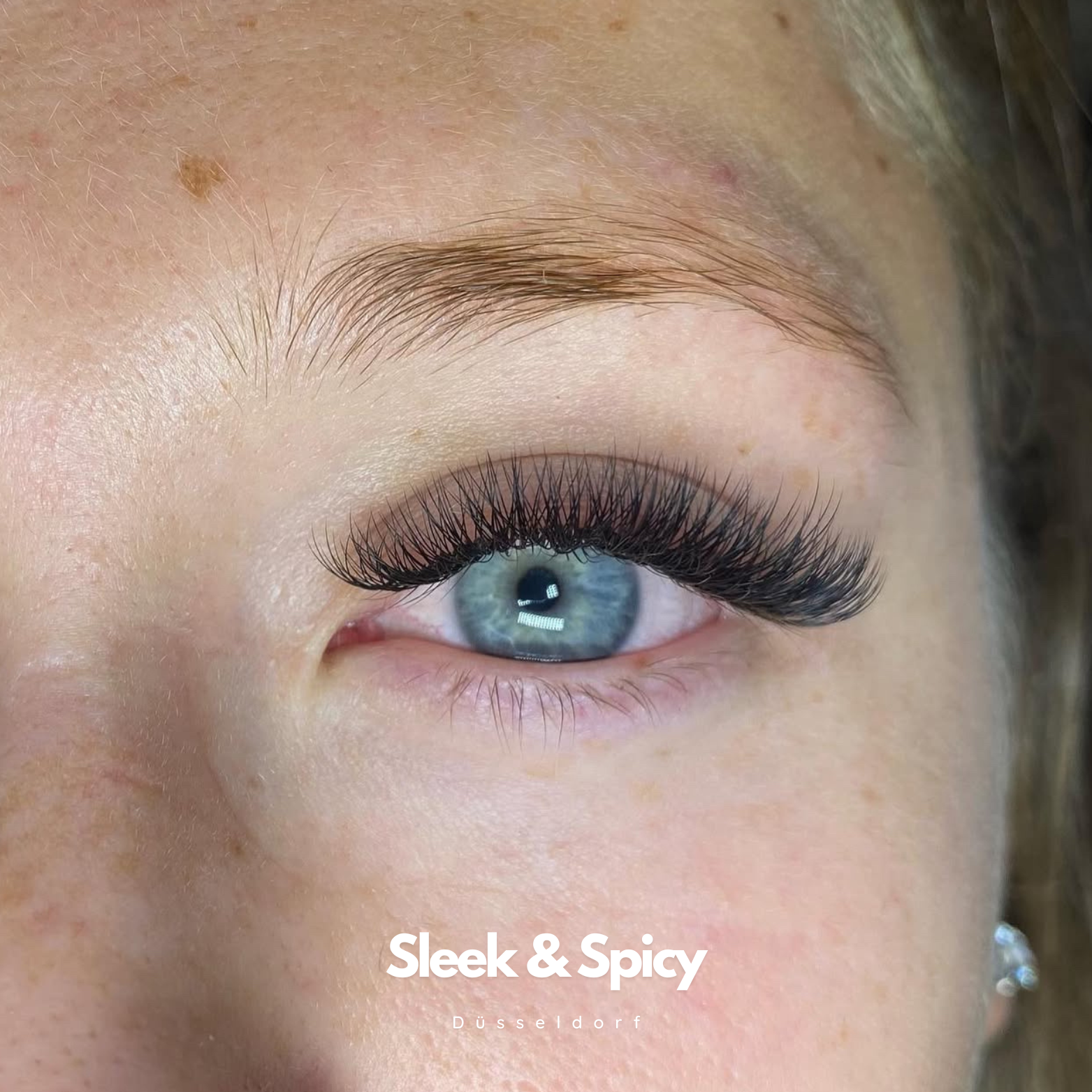 3D Volume Look Lash Extension - Wimpernverlängerung Düsseldorf - Sleek & Spicy-düsseldorf-bild